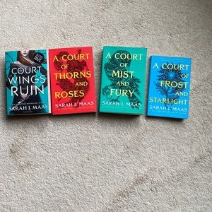 A Court of Thorns and Roses book series by Sarah J Maas